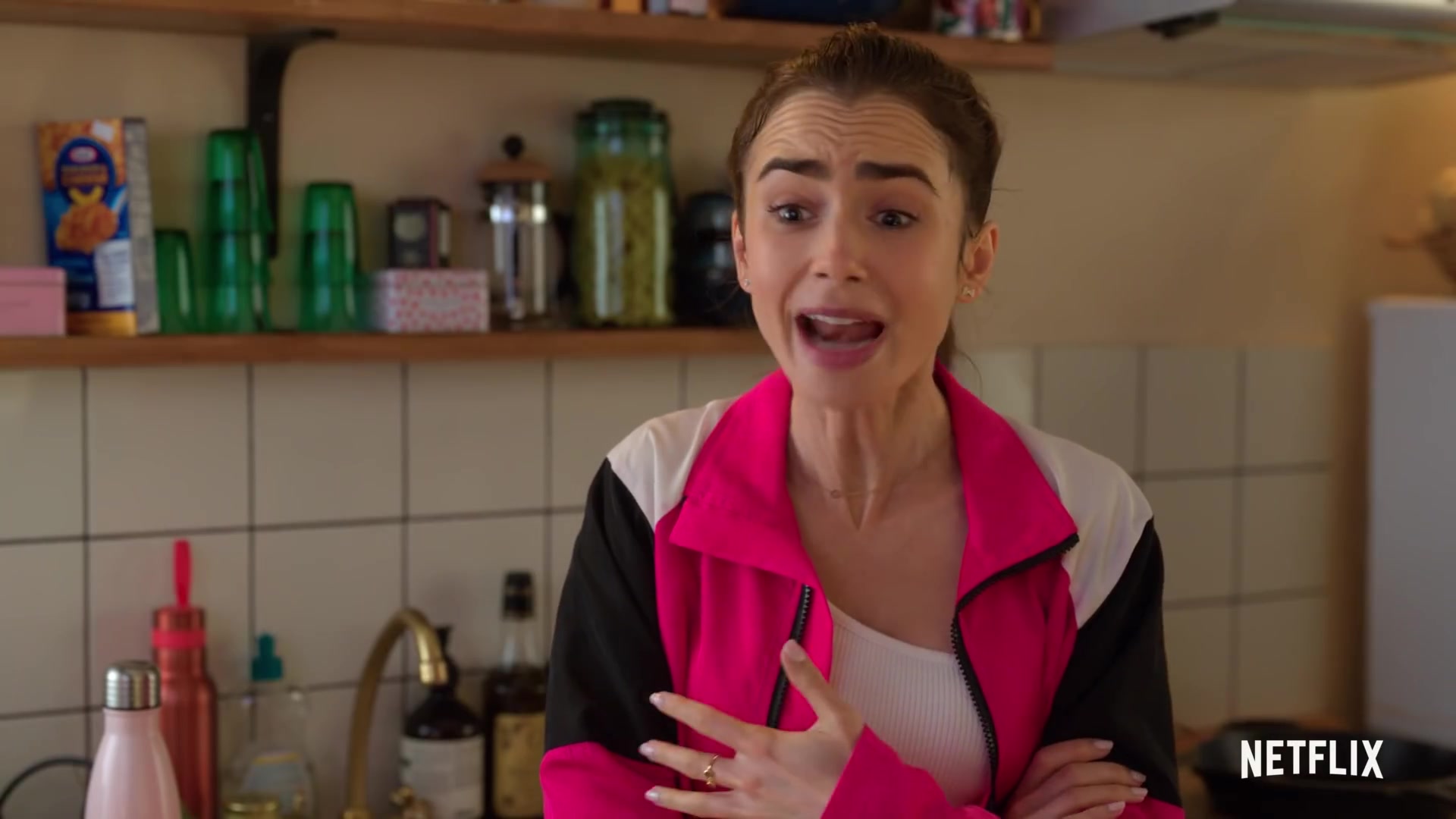 Emily_in_Paris_Season_2___Official_Trailer___Netflix_029.jpg