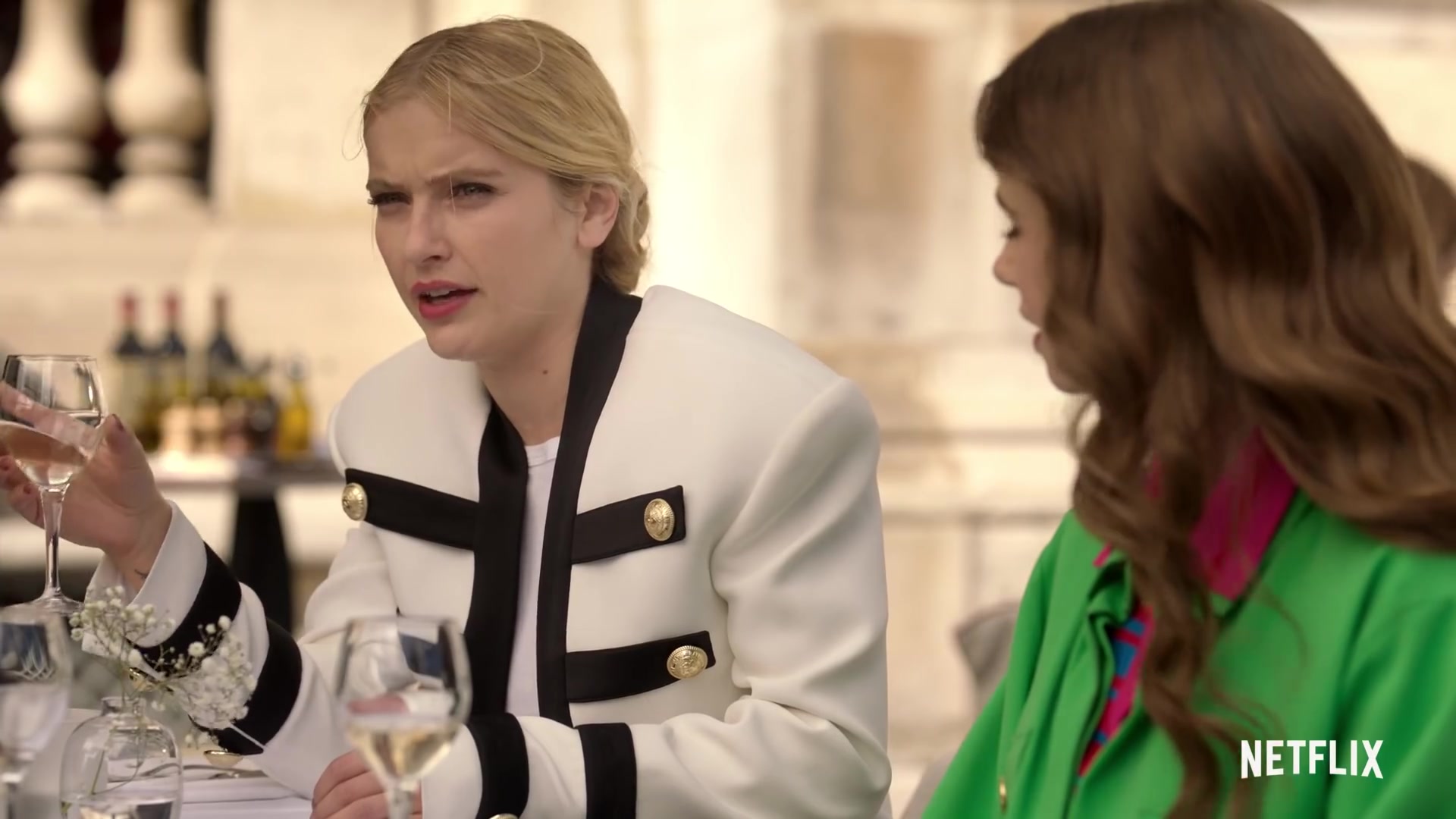 Emily_in_Paris_Season_2___Official_Trailer___Netflix_054.jpg