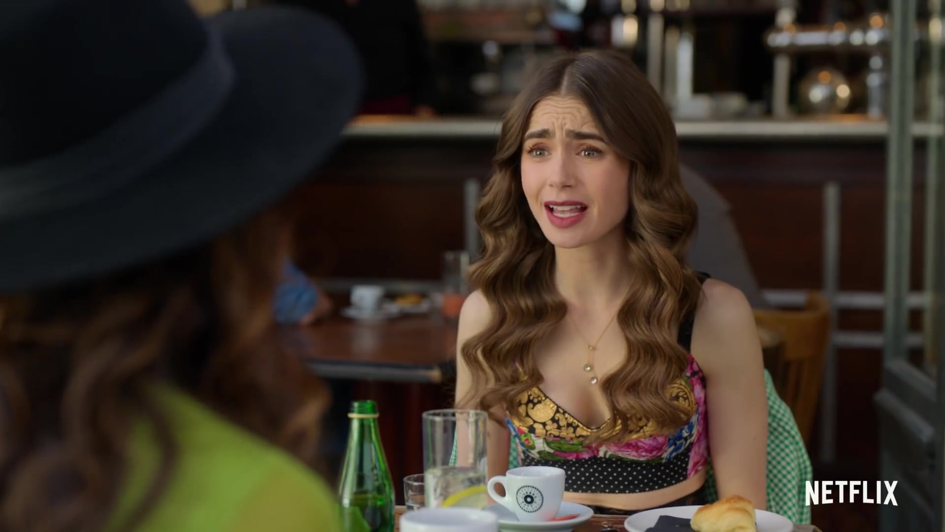 Emily_in_Paris_Season_2___Official_Trailer___Netflix_063.jpg
