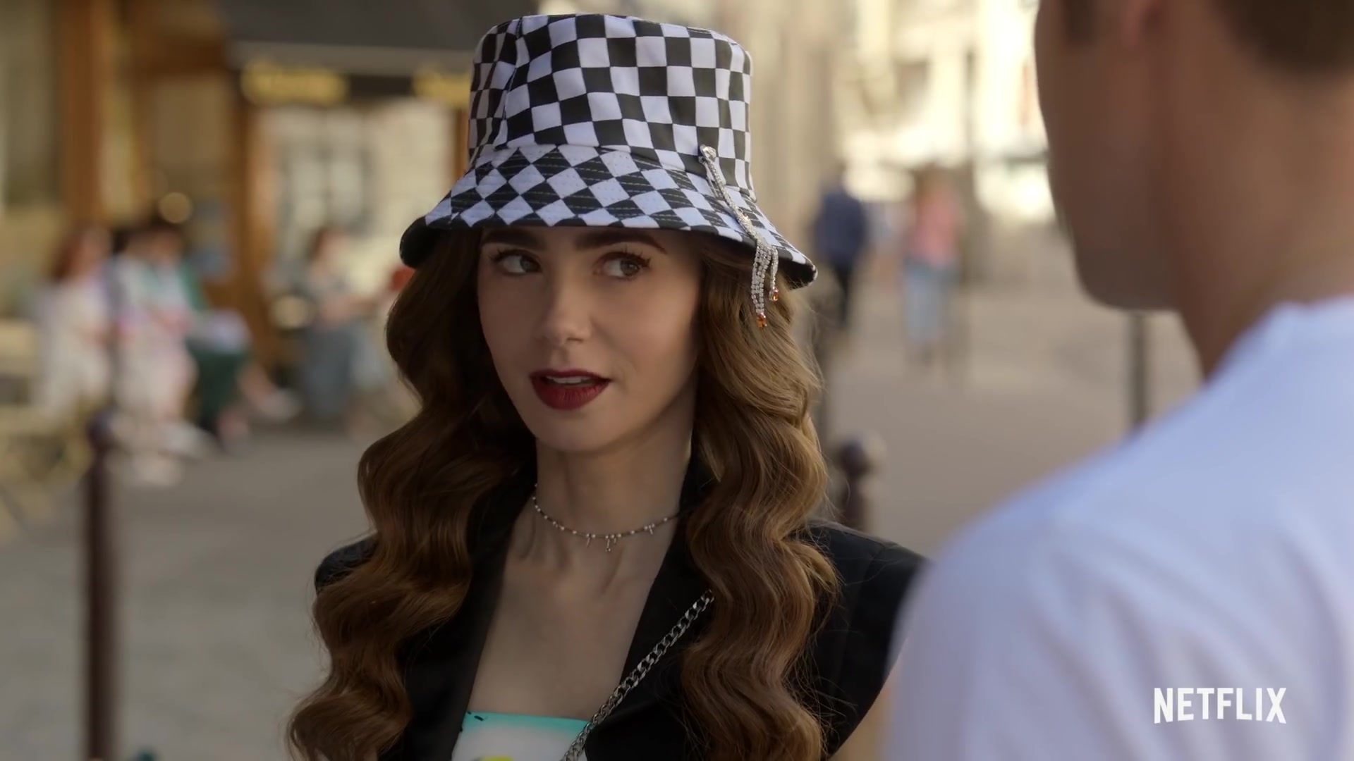 Emily_in_Paris_Season_2___Official_Trailer___Netflix_070.jpg Emily_in_Paris_Season_2___Official_Trailer___Netflix_070.jpg