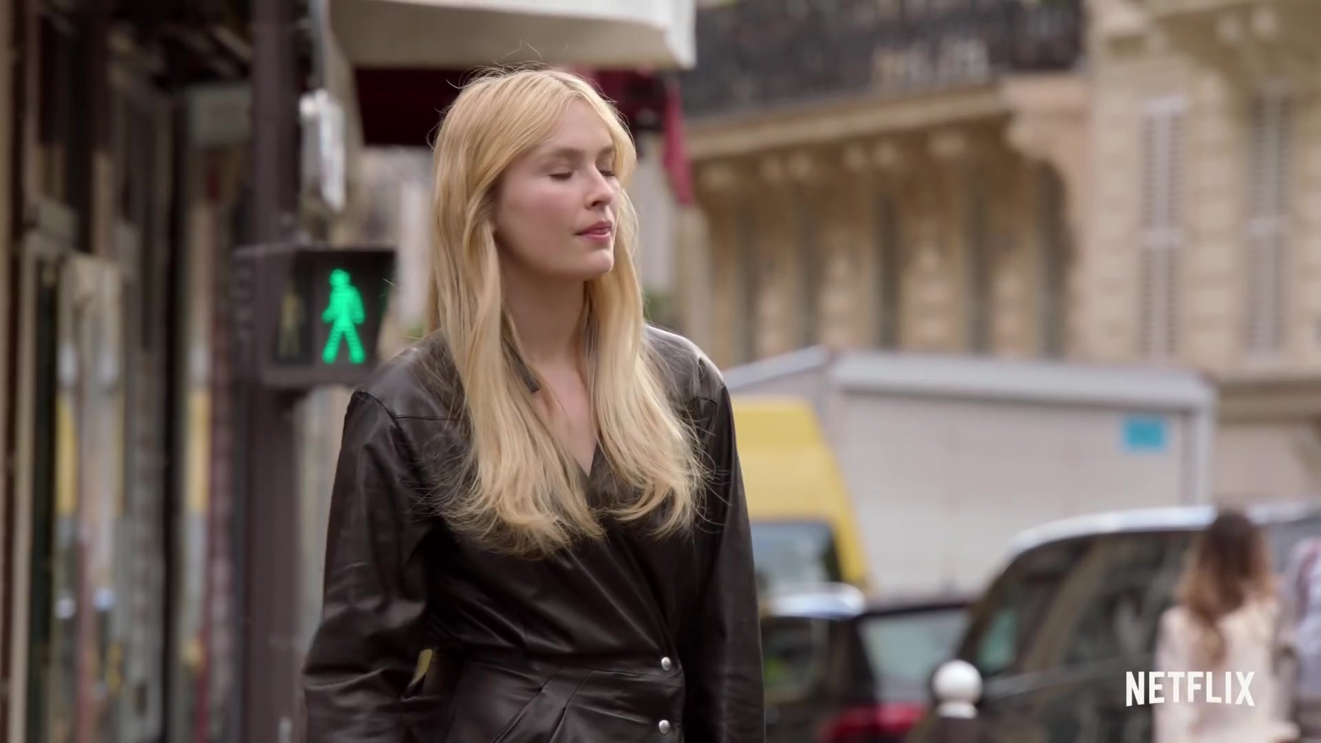 Emily_in_Paris_Season_2___Official_Trailer___Netflix_073.jpg