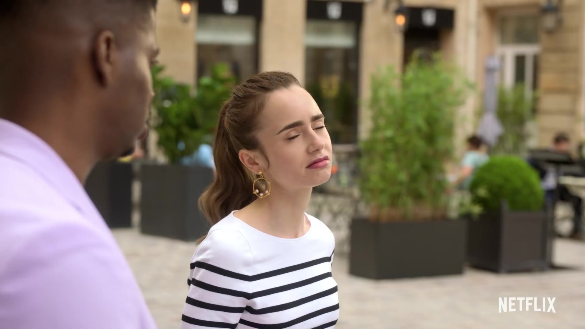 Emily_in_Paris_Season_2___Official_Trailer___Netflix_080.jpg