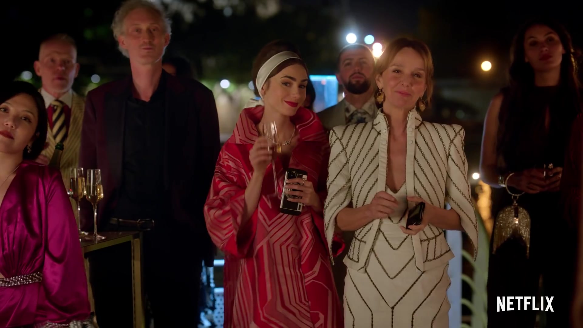 Emily_in_Paris_Season_2___Official_Trailer___Netflix_086.jpg