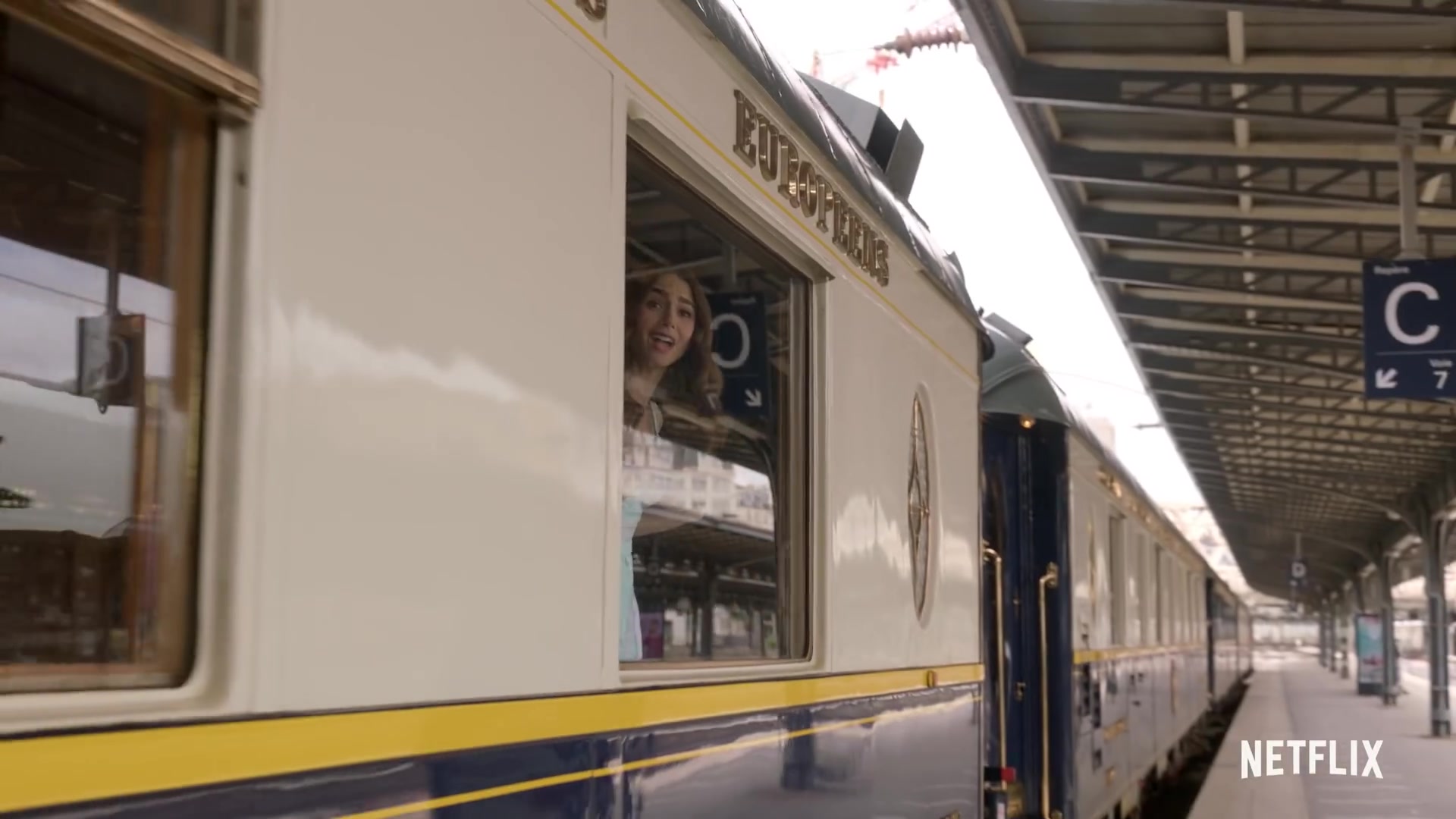 Emily_in_Paris_Season_2___Official_Trailer___Netflix_100.jpg Emily_in_Paris_Season_2___Official_Trailer___Netflix_100.jpg
