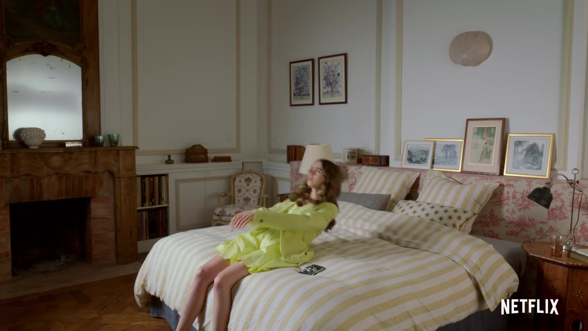 Emily_in_Paris_Season_2___Official_Trailer___Netflix_114.jpg Emily_in_Paris_Season_2___Official_Trailer___Netflix_114.jpg