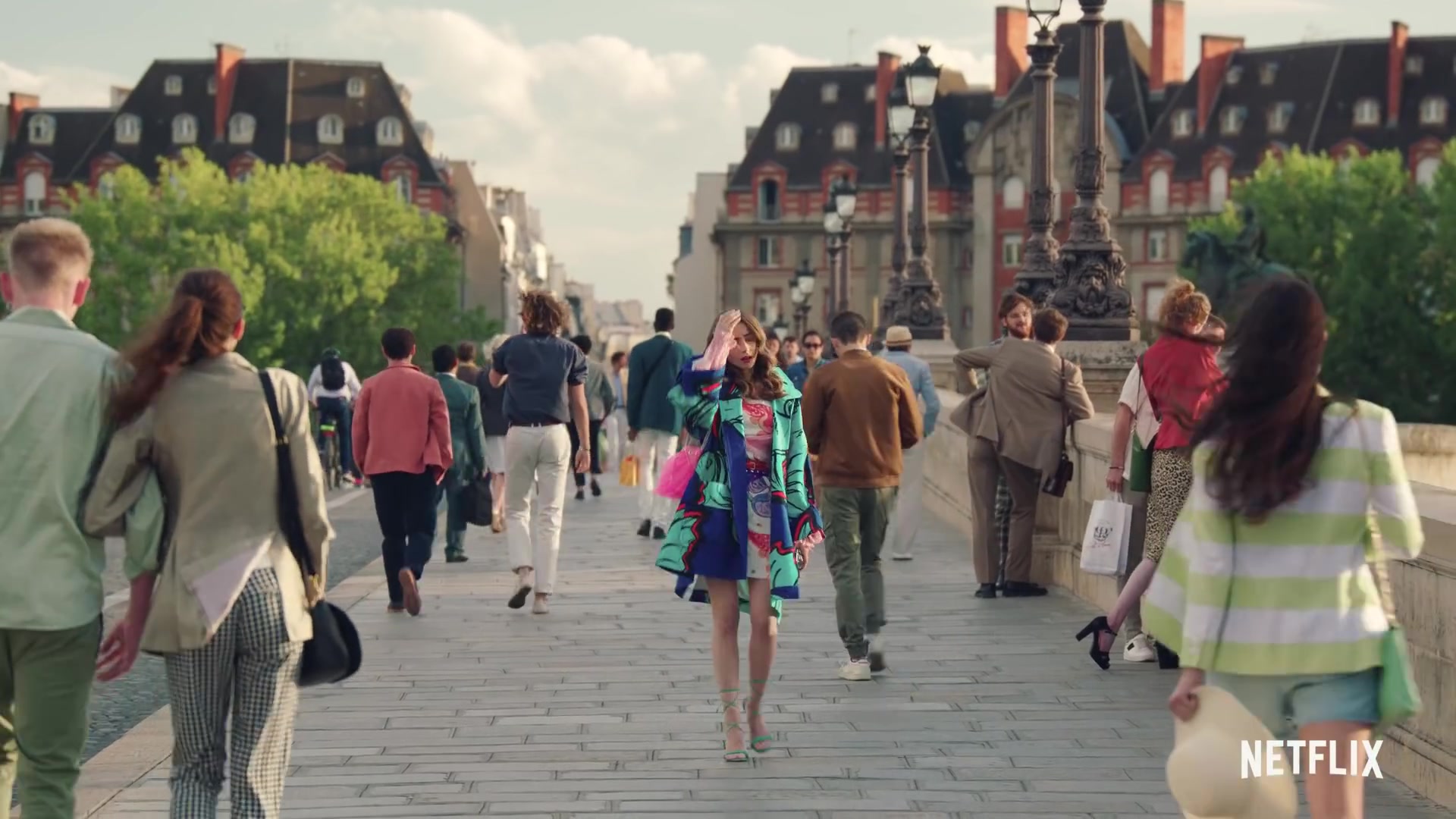 Emily_in_Paris_Season_2___Official_Trailer___Netflix_146.jpg Emily_in_Paris_Season_2___Official_Trailer___Netflix_146.jpg