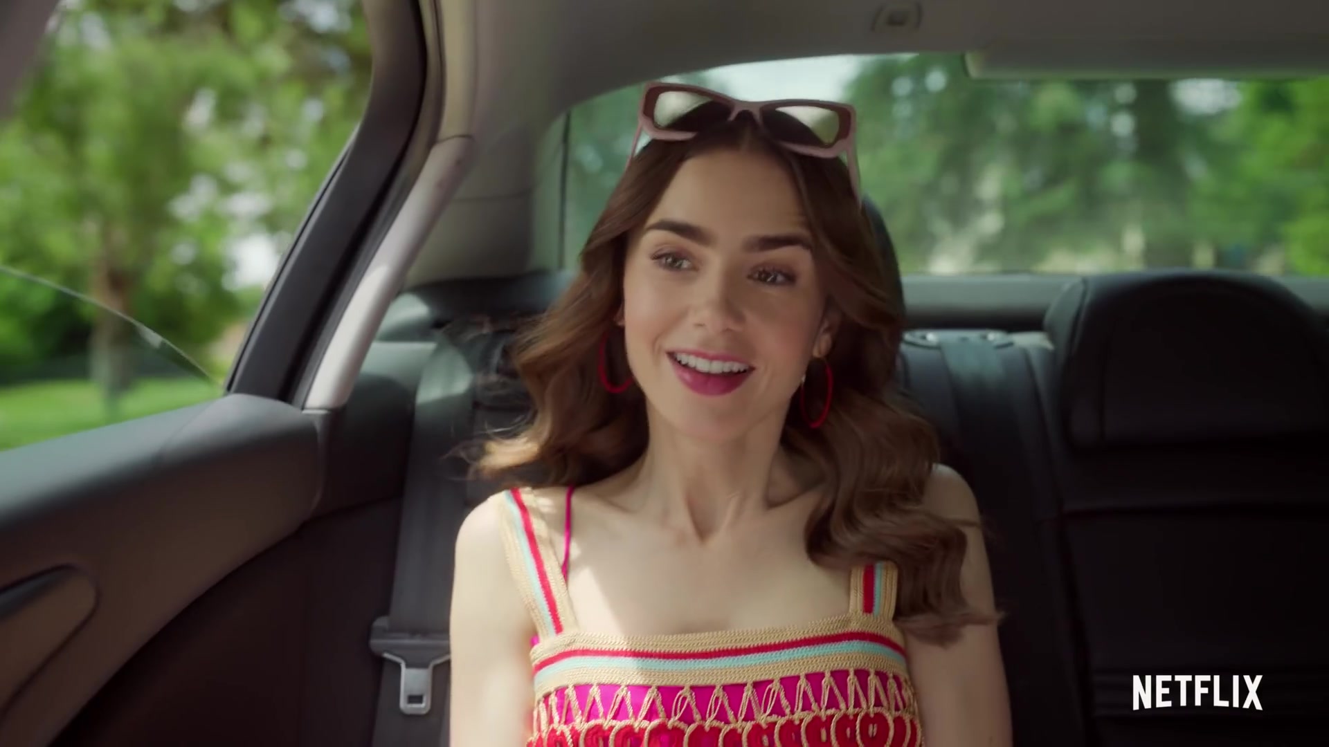 Emily_in_Paris_Season_2___Official_Trailer___Netflix_168.jpg