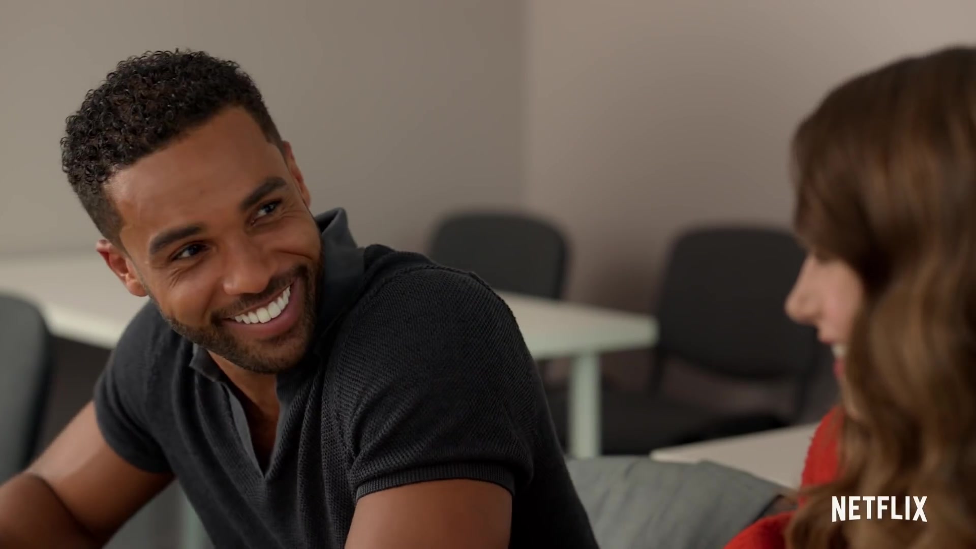 Emily_in_Paris_Season_2___Official_Trailer___Netflix_176.jpg