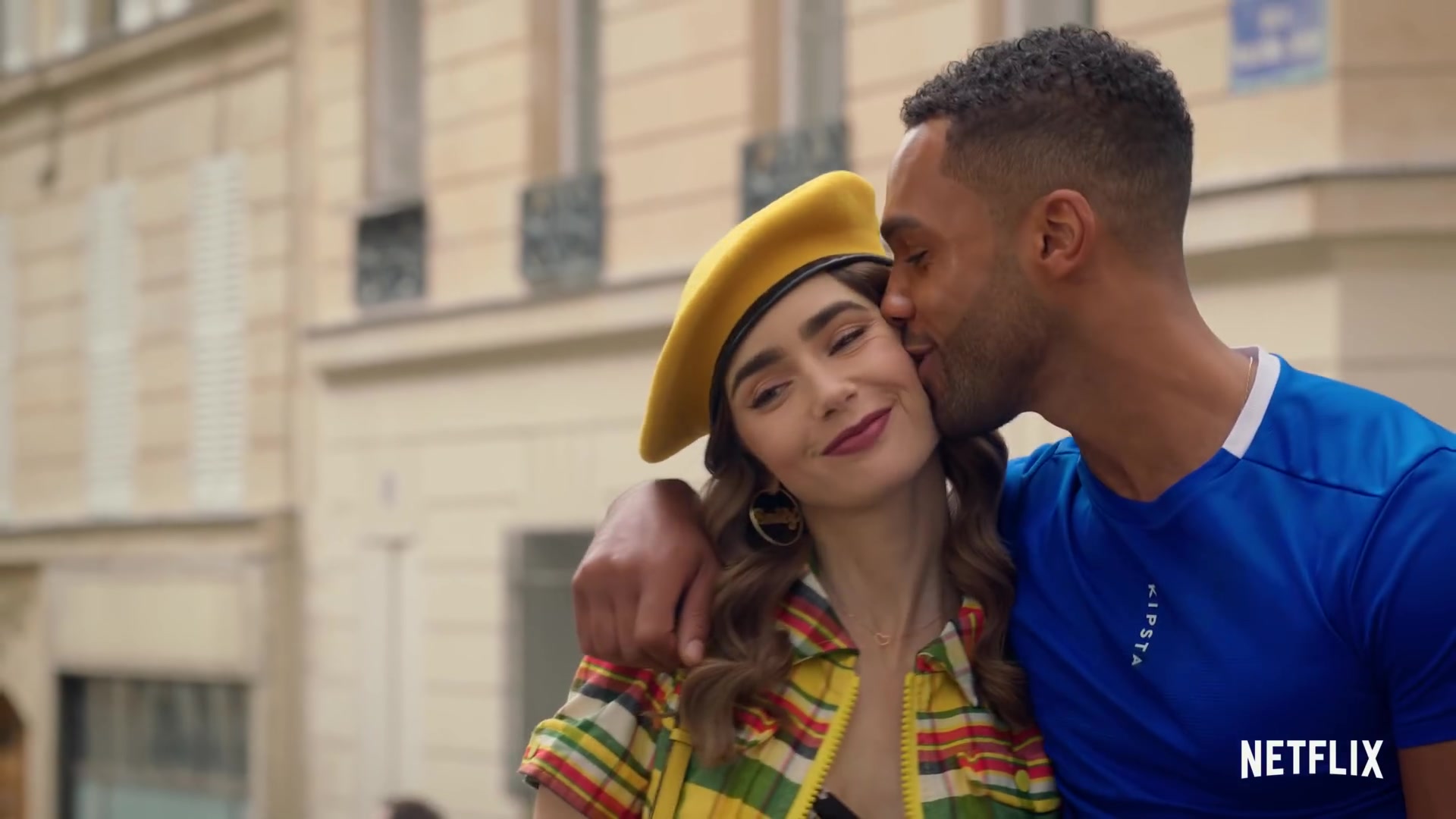 Emily_in_Paris_Season_2___Official_Trailer___Netflix_190.jpg