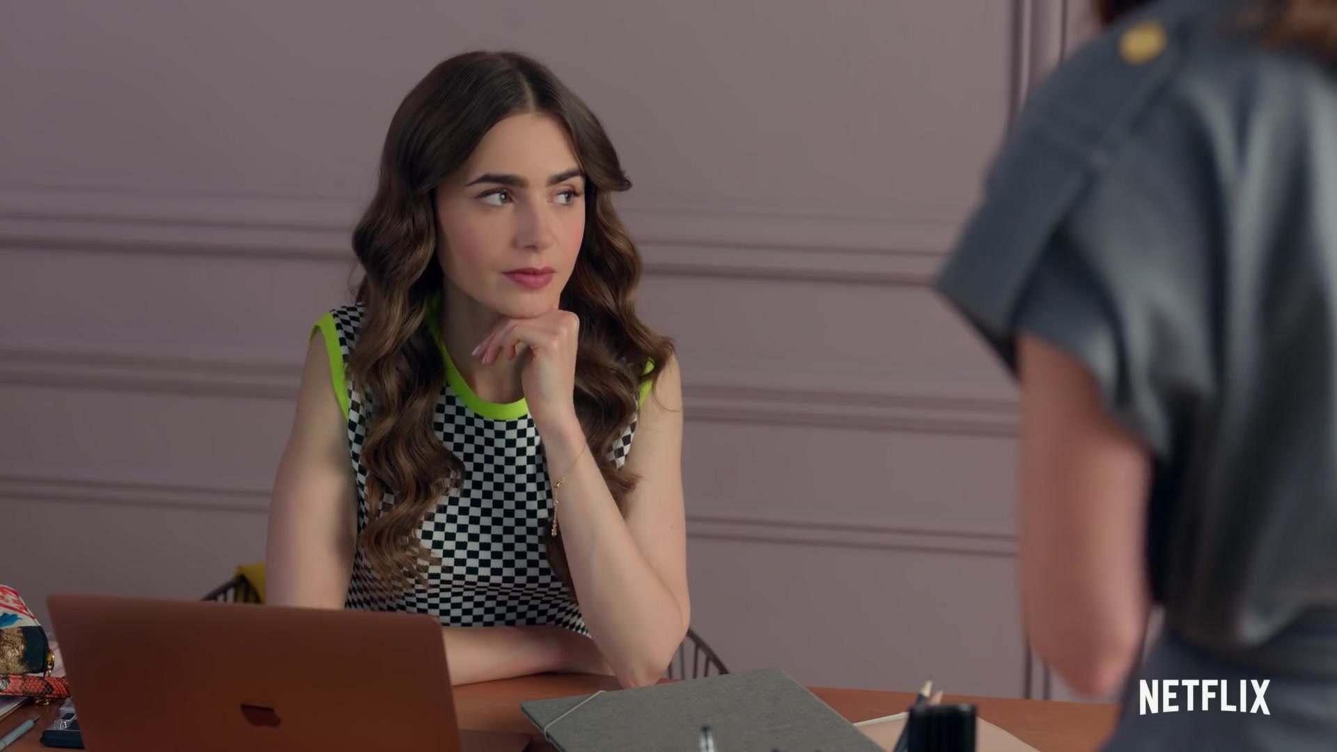 Emily_in_Paris_Season_2___Official_Trailer___Netflix_208.jpg