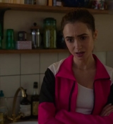 Emily_in_Paris_S02E01_WEBRip_x264-ION10_0279.jpg