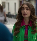 Emily_in_Paris_S02E01_WEBRip_x264-ION10_0404.jpg
