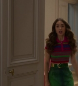 Emily_in_Paris_S02E01_WEBRip_x264-ION10_0495.jpg