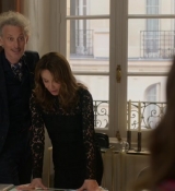 Emily_in_Paris_S02E01_WEBRip_x264-ION10_0506.jpg