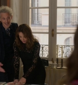 Emily_in_Paris_S02E01_WEBRip_x264-ION10_0508.jpg