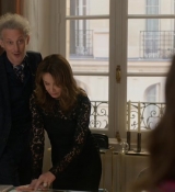 Emily_in_Paris_S02E01_WEBRip_x264-ION10_0509.jpg