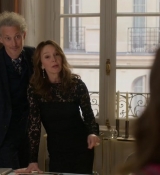 Emily_in_Paris_S02E01_WEBRip_x264-ION10_0513.jpg