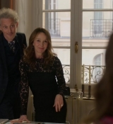 Emily_in_Paris_S02E01_WEBRip_x264-ION10_0514.jpg