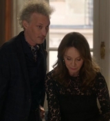 Emily_in_Paris_S02E01_WEBRip_x264-ION10_0526.jpg