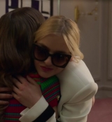 Emily_in_Paris_S02E01_WEBRip_x264-ION10_0586.jpg