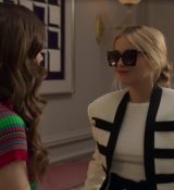 Emily_in_Paris_S02E01_WEBRip_x264-ION10_0598.jpg
