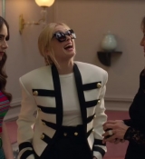 Emily_in_Paris_S02E01_WEBRip_x264-ION10_0628.jpg