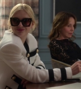 Emily_in_Paris_S02E01_WEBRip_x264-ION10_0729.jpg
