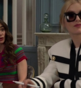 Emily_in_Paris_S02E01_WEBRip_x264-ION10_0740.jpg