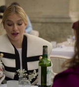 Emily_in_Paris_S02E01_WEBRip_x264-ION10_0816.jpg