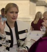 Emily_in_Paris_S02E01_WEBRip_x264-ION10_0941.jpg