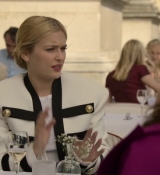 Emily_in_Paris_S02E01_WEBRip_x264-ION10_0942.jpg