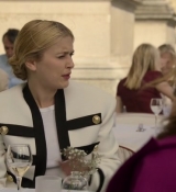 Emily_in_Paris_S02E01_WEBRip_x264-ION10_0943.jpg