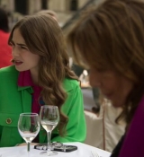 Emily_in_Paris_S02E01_WEBRip_x264-ION10_0949.jpg