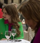 Emily_in_Paris_S02E01_WEBRip_x264-ION10_0950.jpg