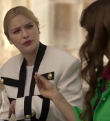 Emily_in_Paris_S02E01_WEBRip_x264-ION10_0954.jpg