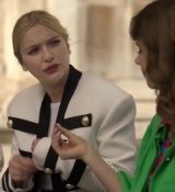 Emily_in_Paris_S02E01_WEBRip_x264-ION10_0955.jpg