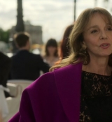 Emily_in_Paris_S02E01_WEBRip_x264-ION10_0965.jpg