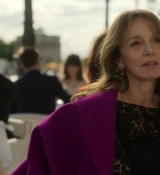 Emily_in_Paris_S02E01_WEBRip_x264-ION10_0966.jpg