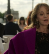 Emily_in_Paris_S02E01_WEBRip_x264-ION10_0968.jpg