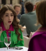 Emily_in_Paris_S02E01_WEBRip_x264-ION10_0972.jpg