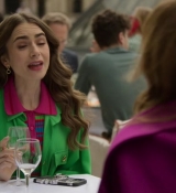 Emily_in_Paris_S02E01_WEBRip_x264-ION10_0976.jpg