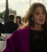 Emily_in_Paris_S02E01_WEBRip_x264-ION10_0982.jpg