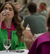 Emily_in_Paris_S02E01_WEBRip_x264-ION10_1009.jpg