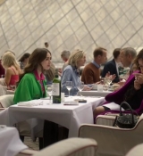Emily_in_Paris_S02E01_WEBRip_x264-ION10_1017.jpg