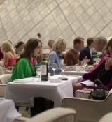 Emily_in_Paris_S02E01_WEBRip_x264-ION10_1018.jpg