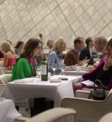 Emily_in_Paris_S02E01_WEBRip_x264-ION10_1019.jpg