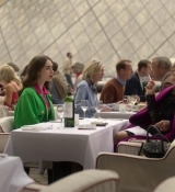 Emily_in_Paris_S02E01_WEBRip_x264-ION10_1025.jpg
