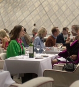 Emily_in_Paris_S02E01_WEBRip_x264-ION10_1026.jpg