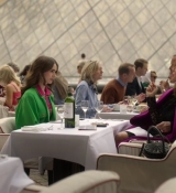 Emily_in_Paris_S02E01_WEBRip_x264-ION10_1028.jpg