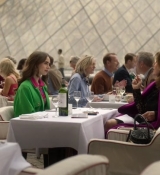 Emily_in_Paris_S02E01_WEBRip_x264-ION10_1031.jpg